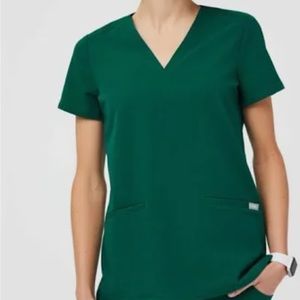 FIGS HUNTER GREEN top